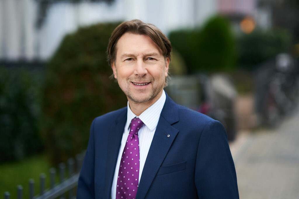 Dieter Helmle, Source For Alpha